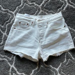 501 white Levi denim shorts